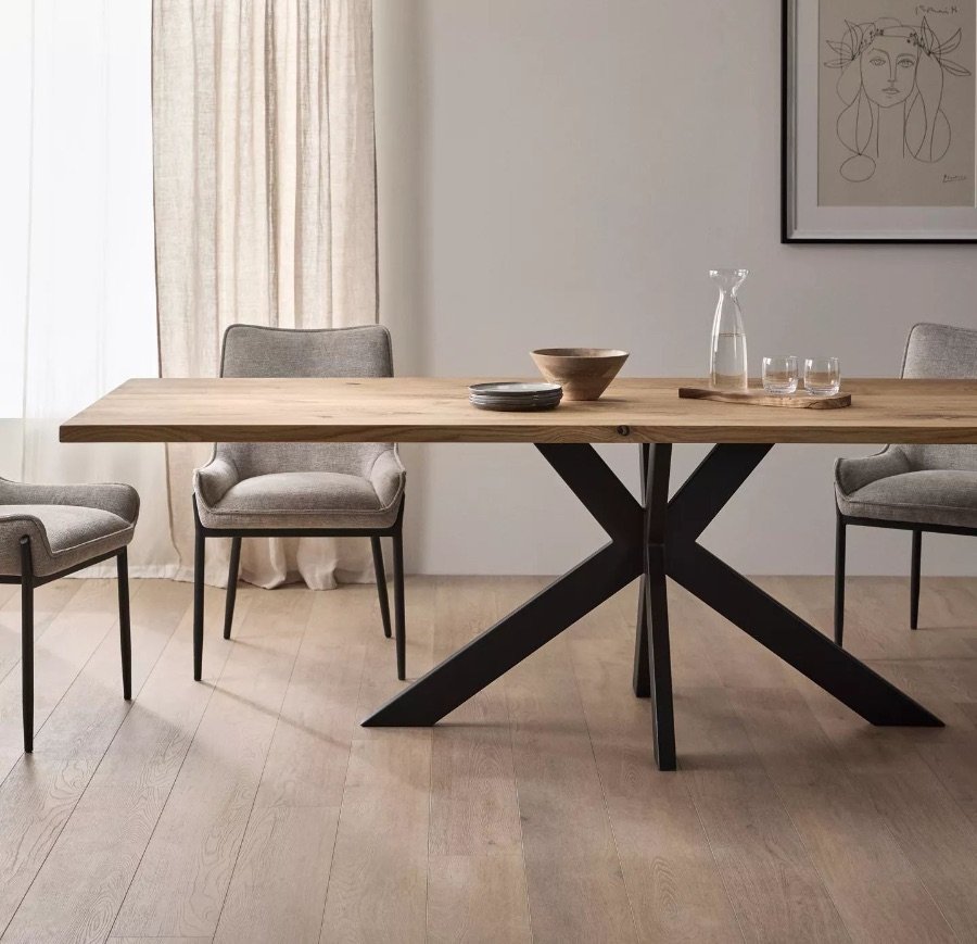 Spider dining table by NOVOMERA