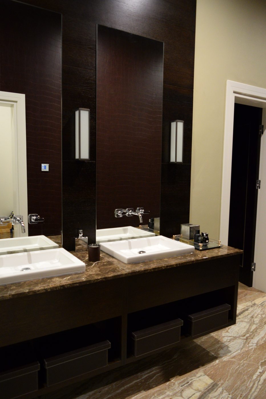 Kuwait residence — bathroom vanity