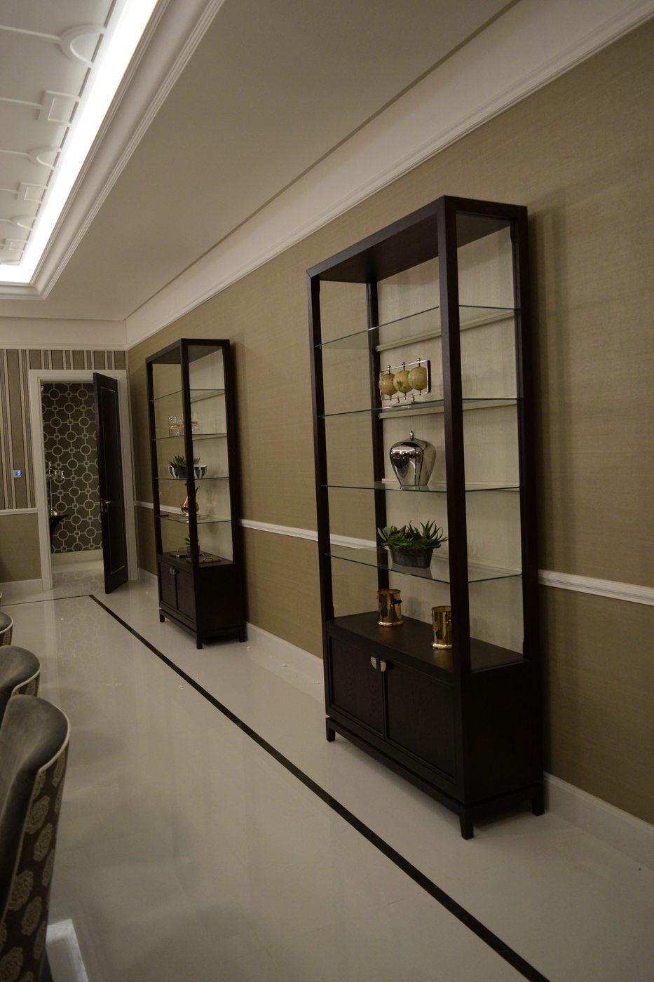 Kuwait residence — glazed display cabinet