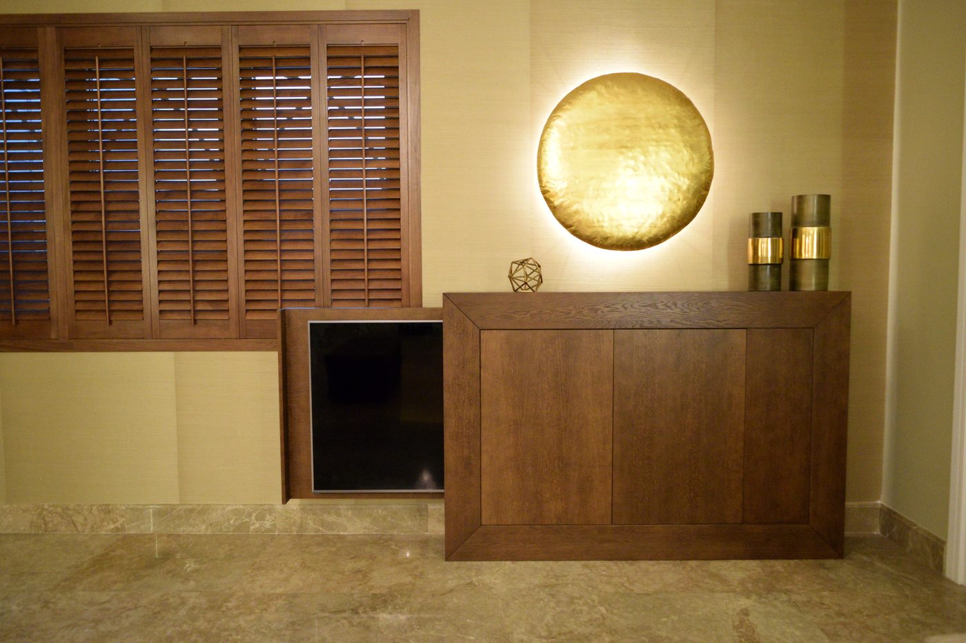 Kuwait residence — living room with sideboard